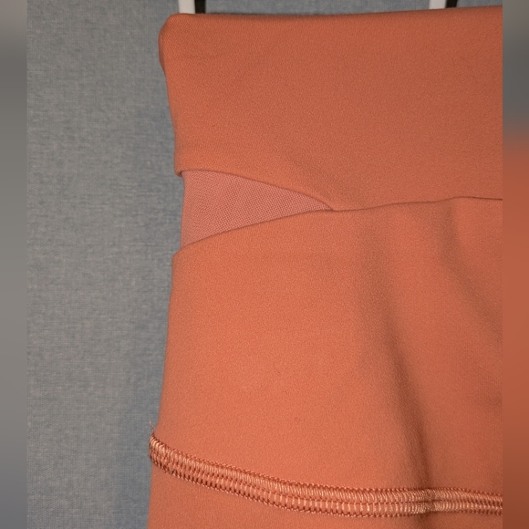 Lululemon Wunder Under High-Rise Orange/Pink Leggings (25") - Size 2 - Picture 5 of 6